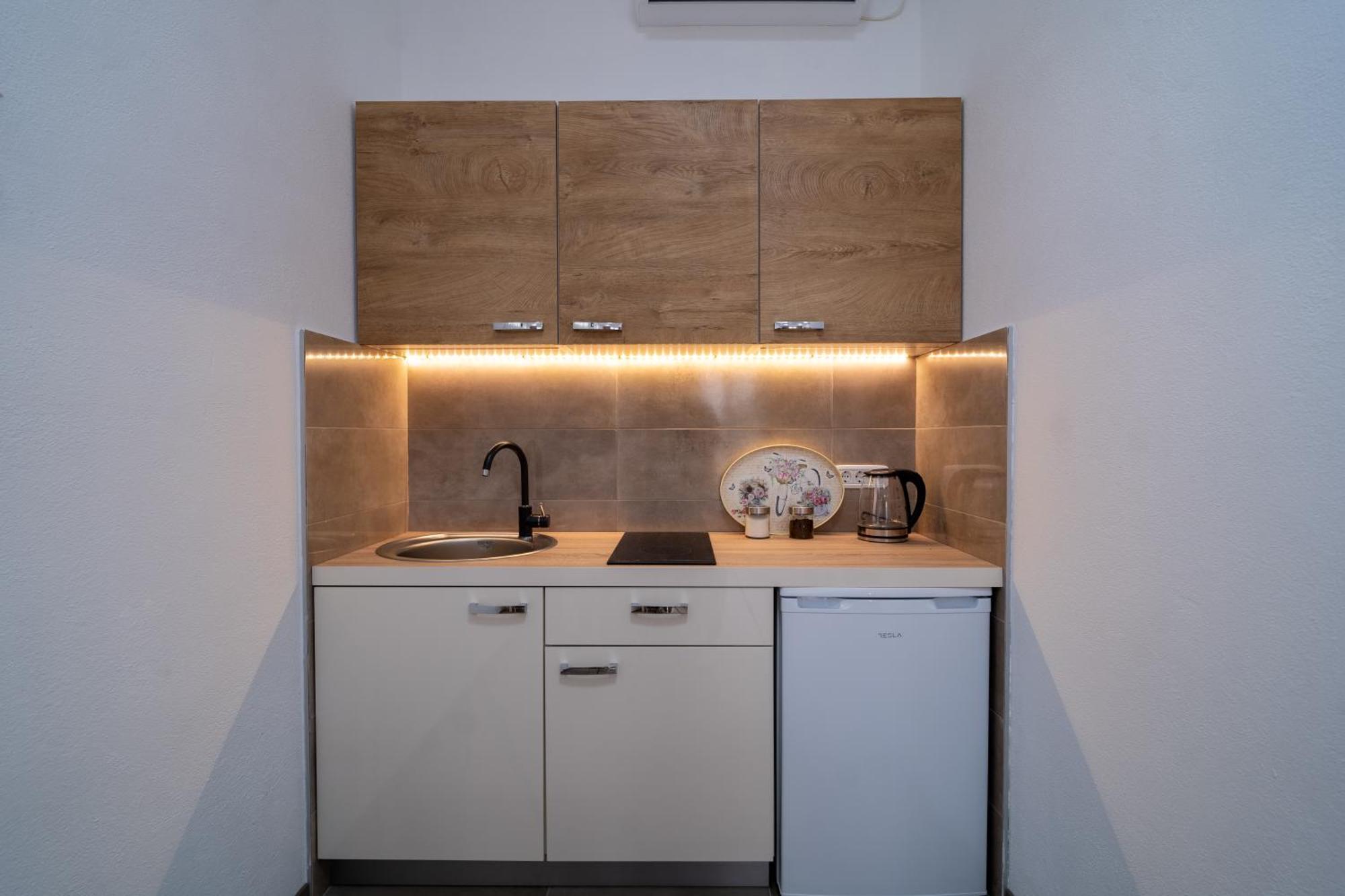 Dane Apartment Airport Podgorica 미트로비처 외부 사진