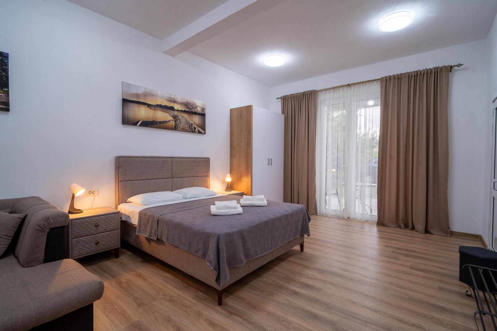 Dane Apartment Airport Podgorica 미트로비처 외부 사진