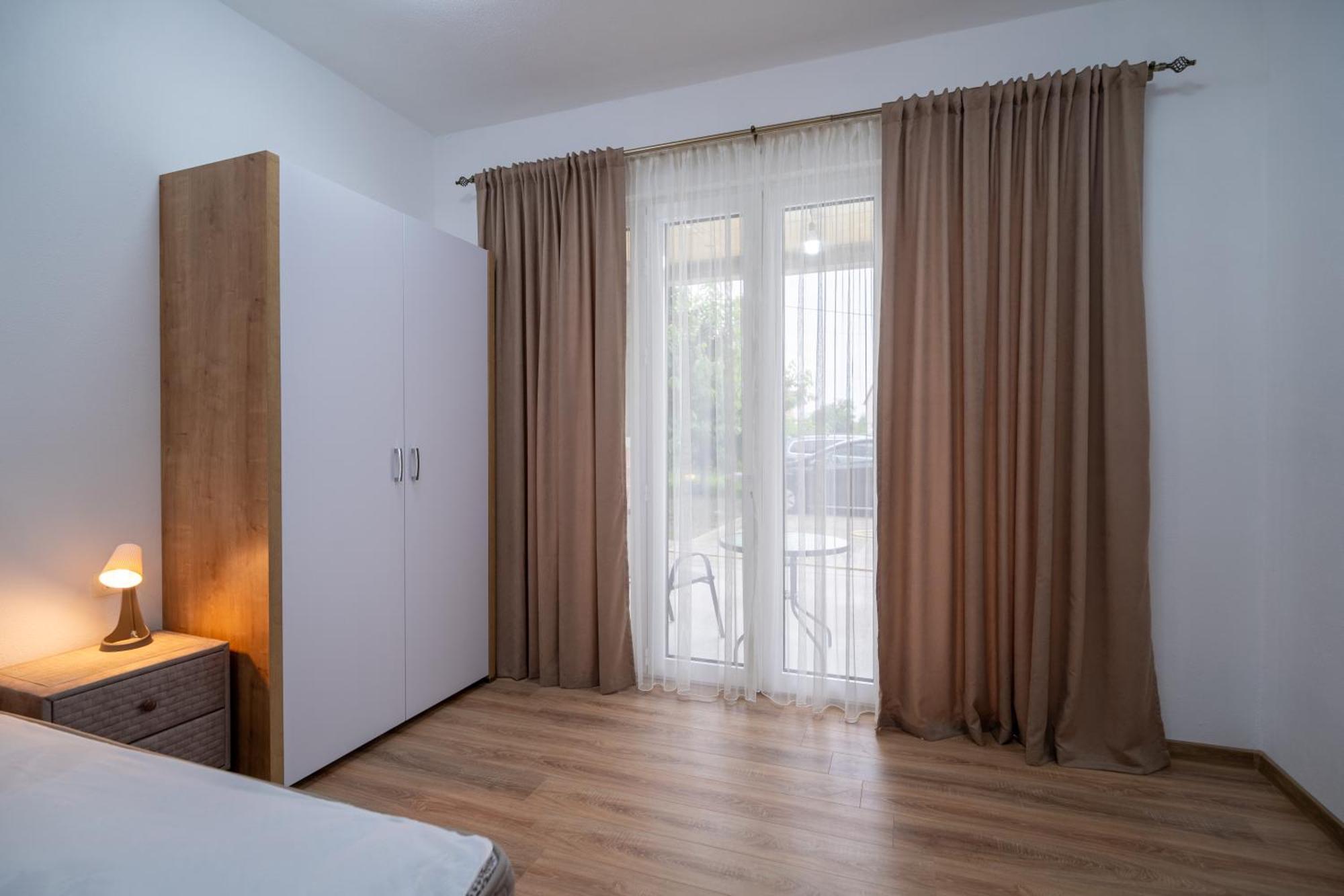 Dane Apartment Airport Podgorica 미트로비처 외부 사진